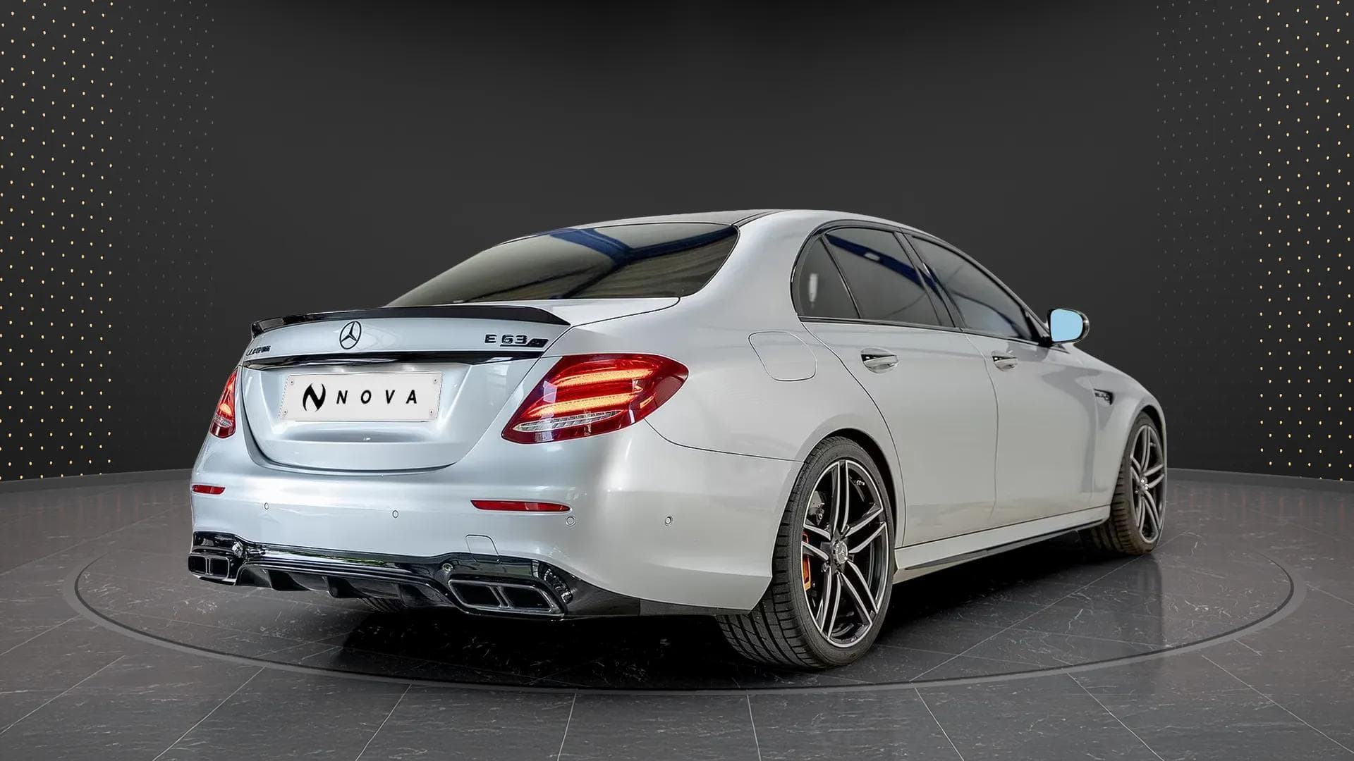 Mercedes-Benz E 63 AMG 2018 - Photo 2