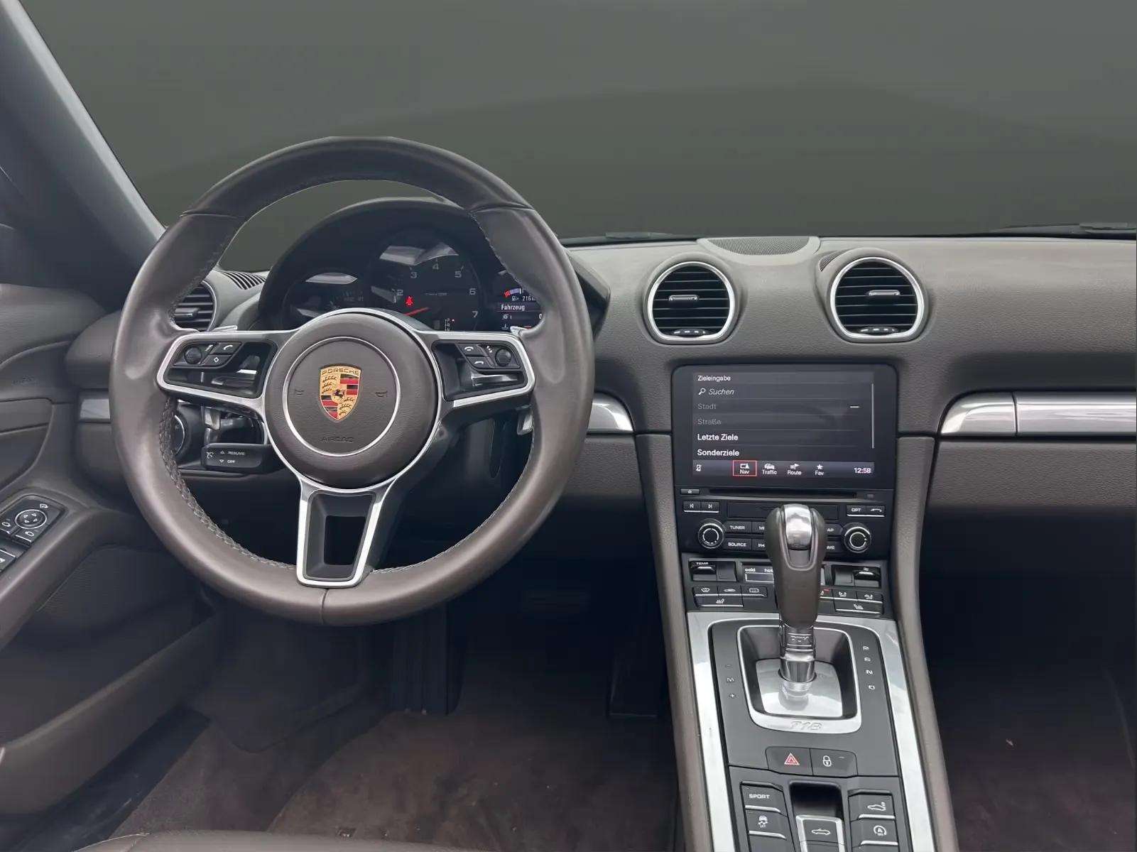 Porsche 718 Boxster 2018 - Photo 2