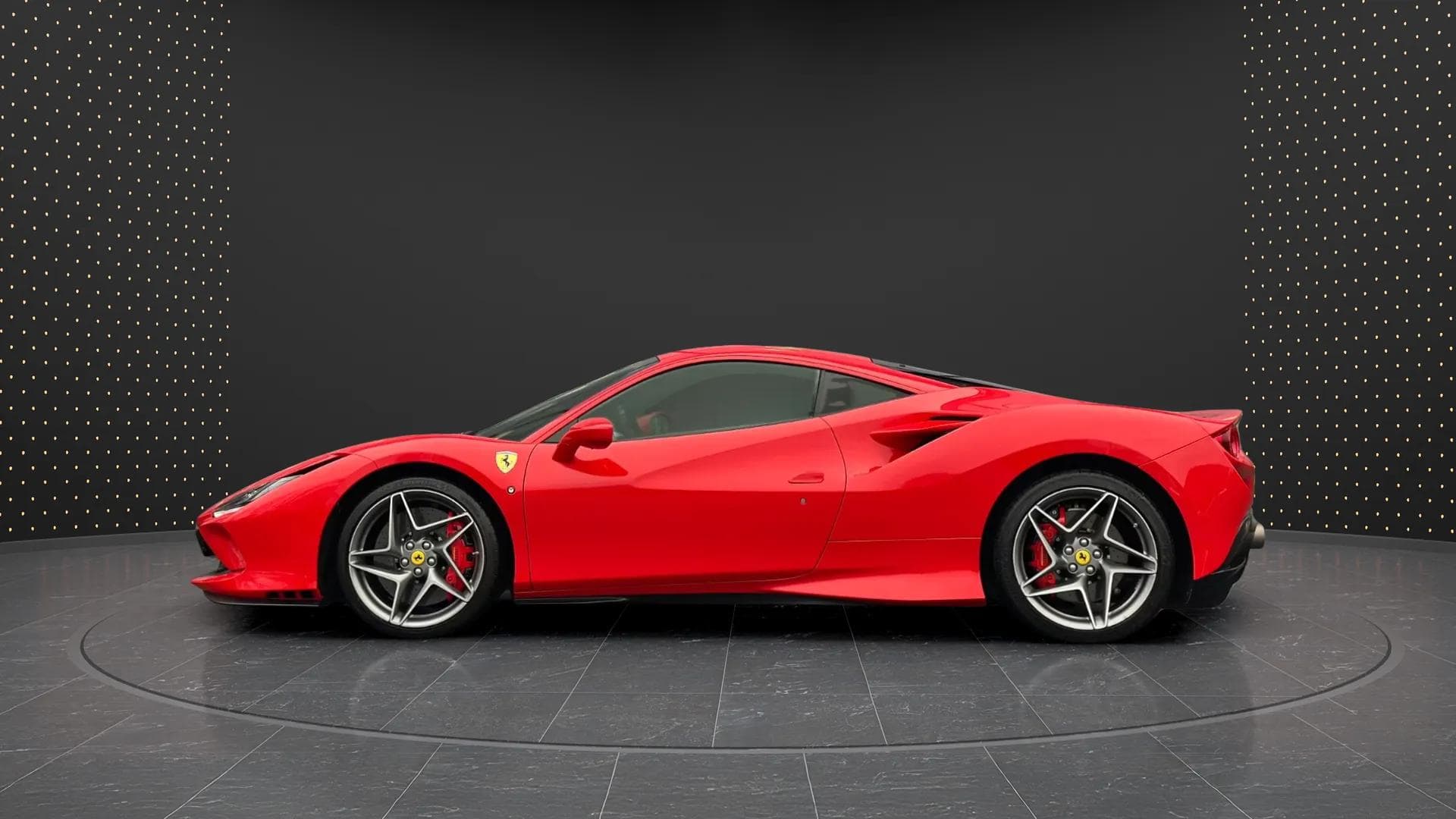 Ferrari F8 2021 - Photo 2