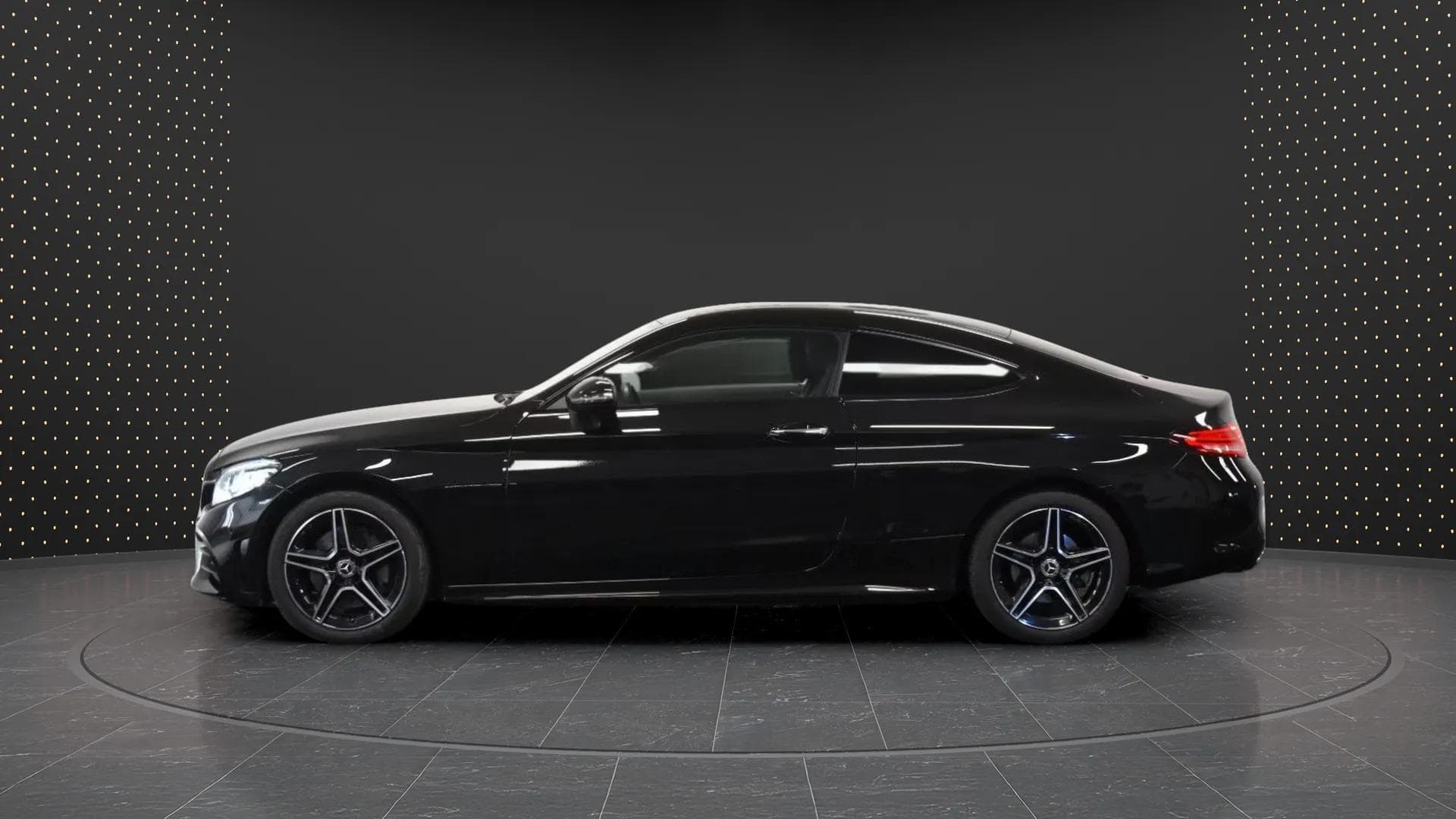 Mercedes-Benz C 300 2019 - Photo 3