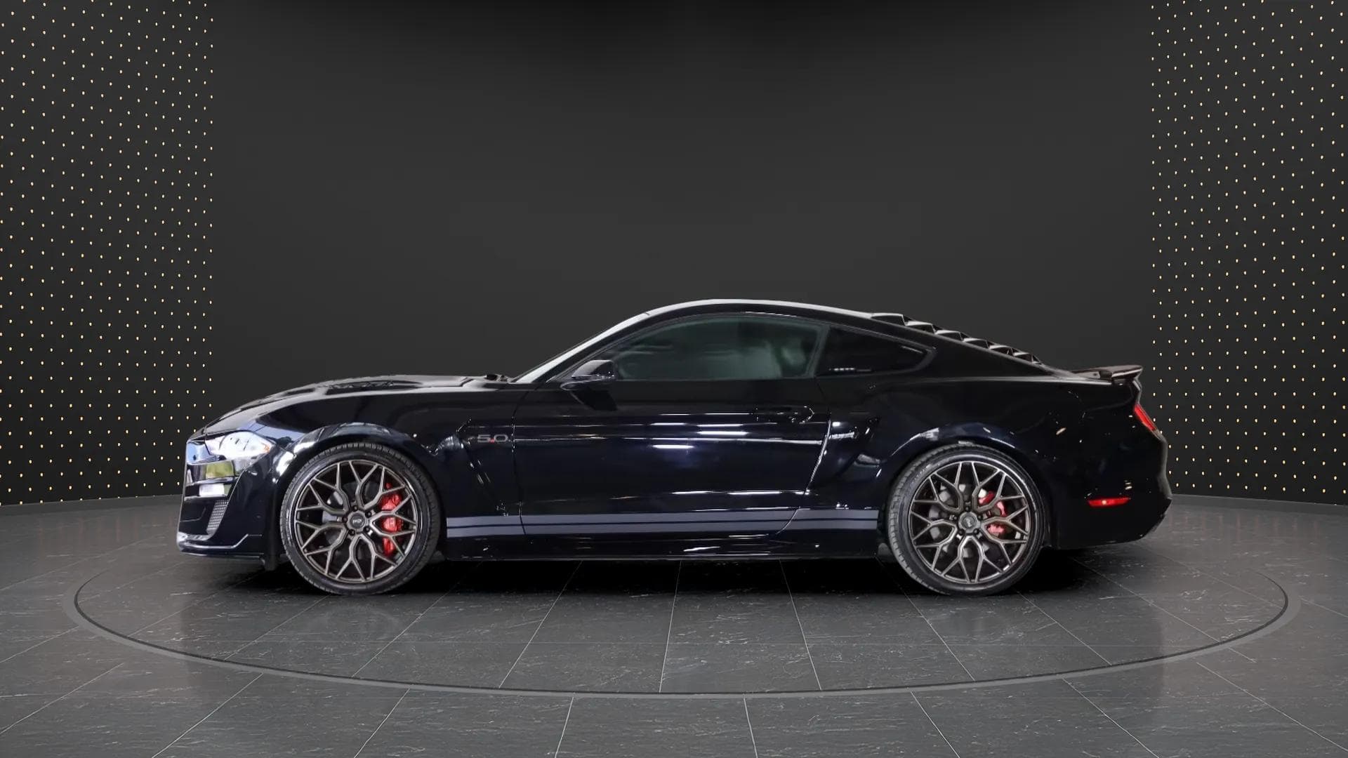 Ford Mustang 2019 - Photo 2