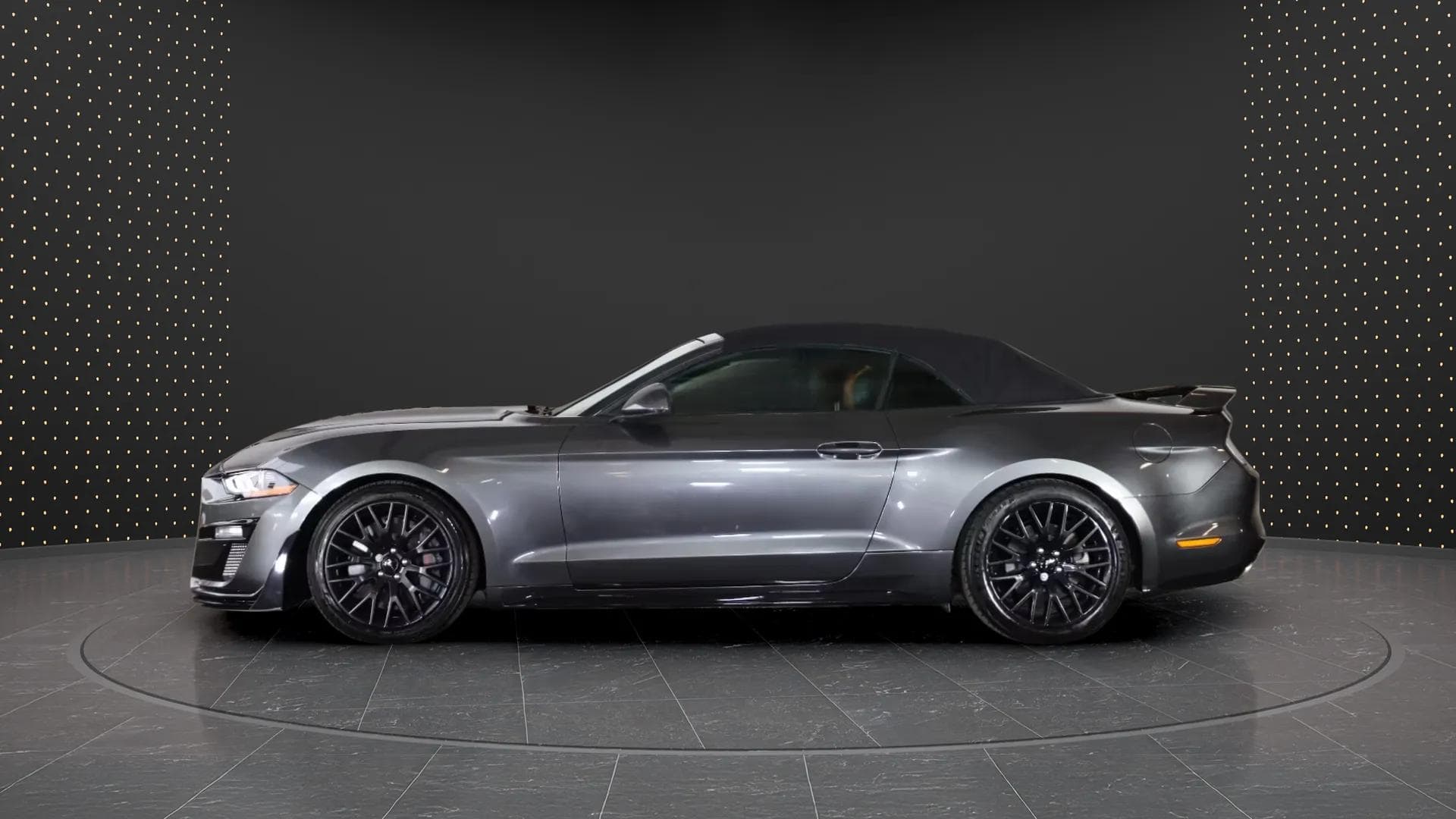 Ford Mustang 2019 - Photo 2
