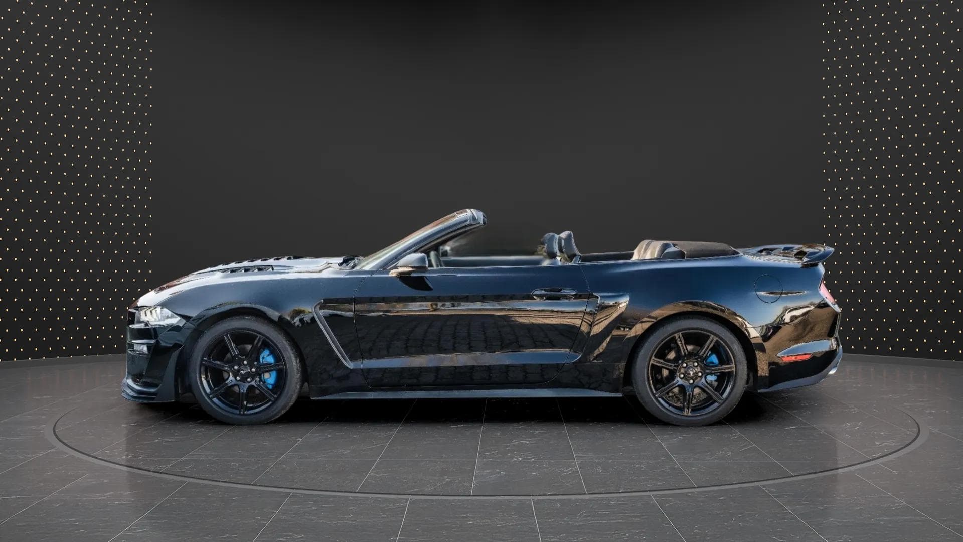 Ford Mustang 2023 - Photo 2