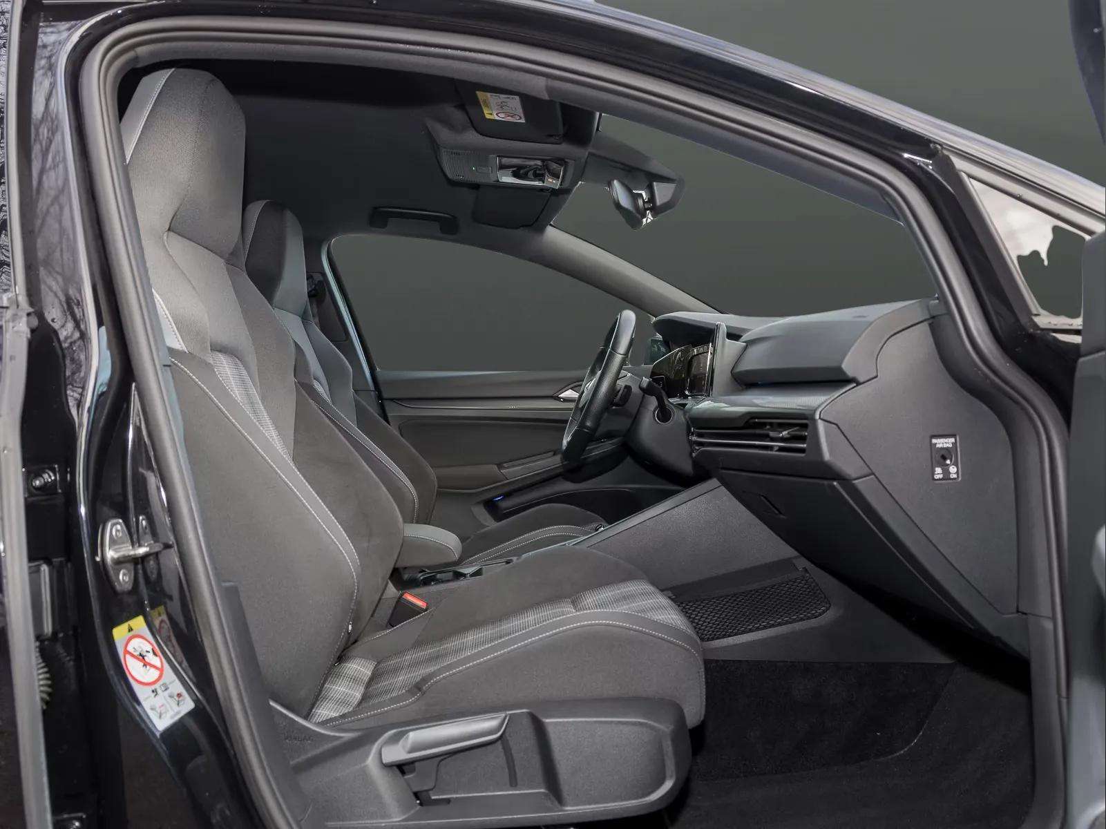 Volkswagen Golf 2021 - Photo 2