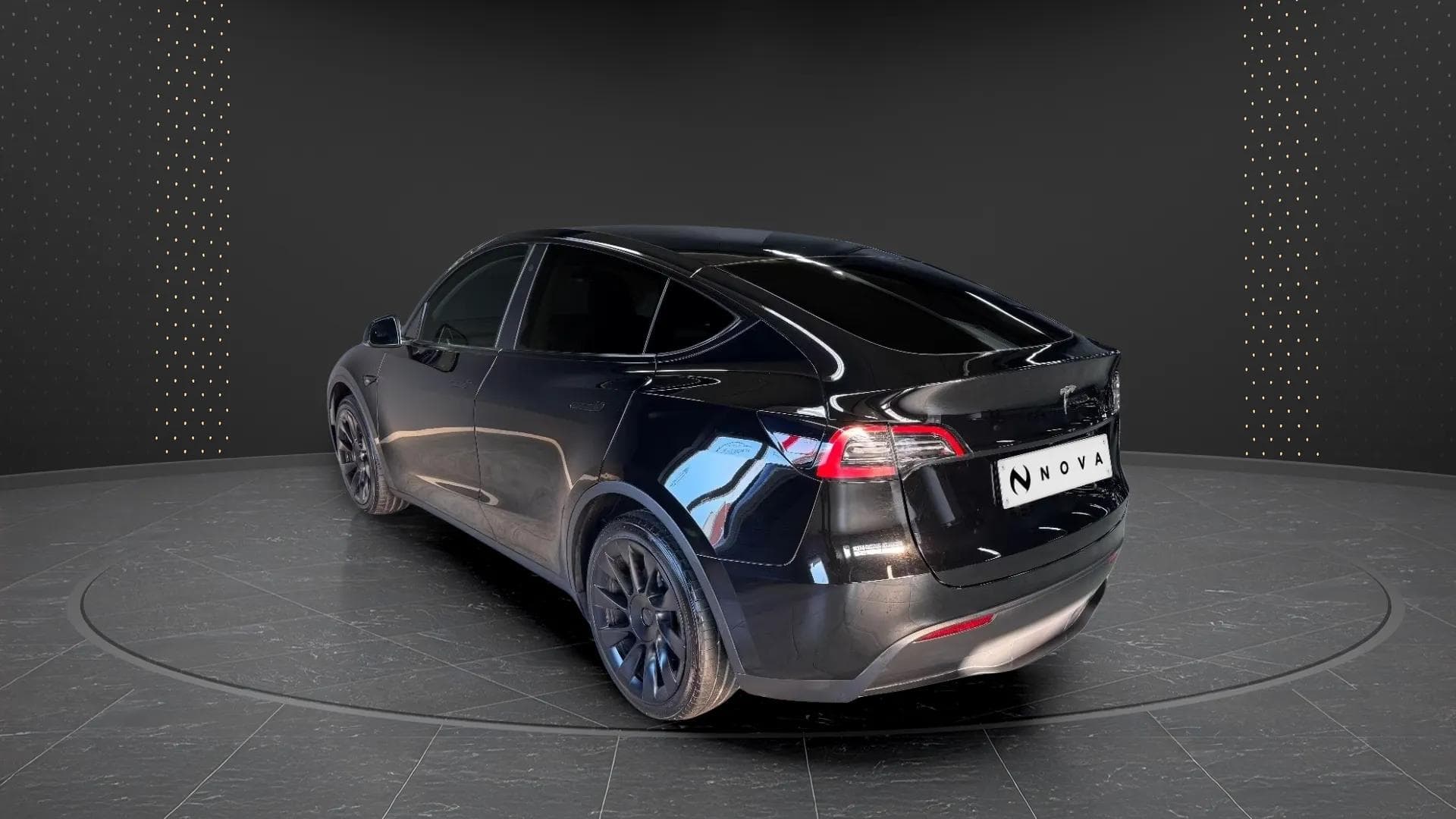 Tesla Model Y 2023 - Photo 2