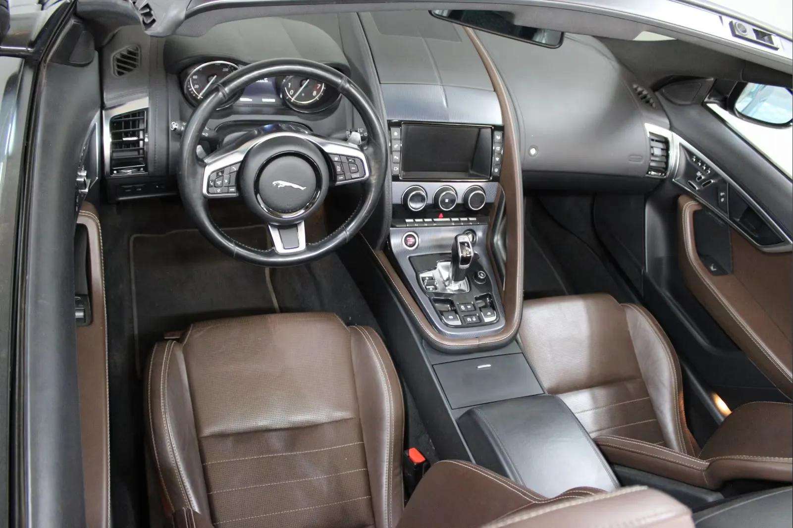 Jaguar F-Type 2017 - Photo 2