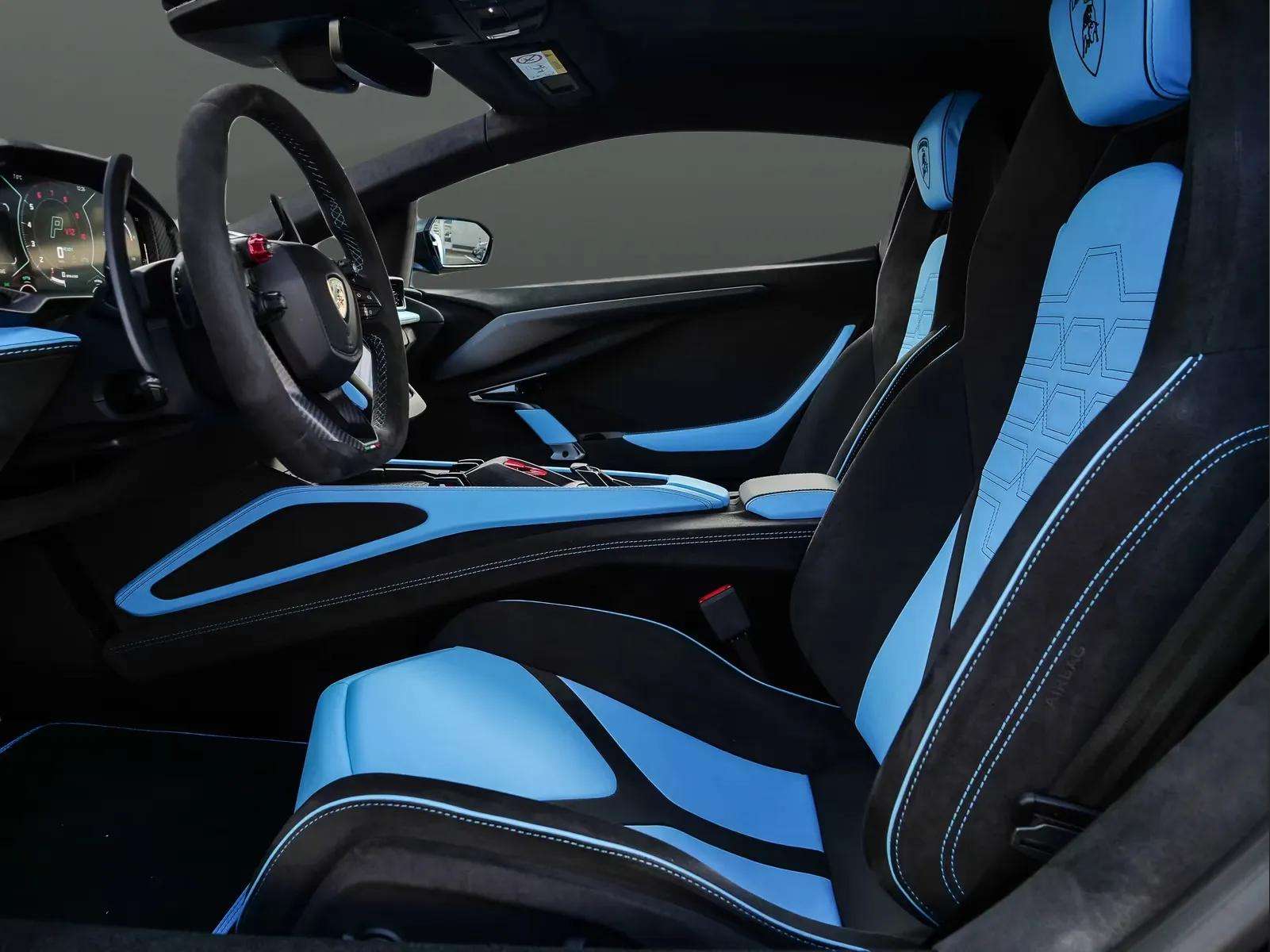 Lamborghini Revuelto 2024 - Photo 2