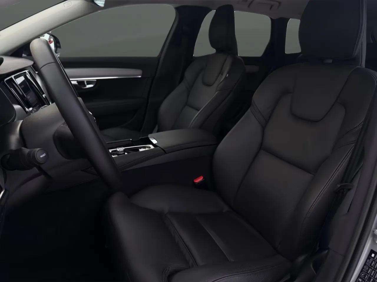 Volvo V90 2024 - Photo 2