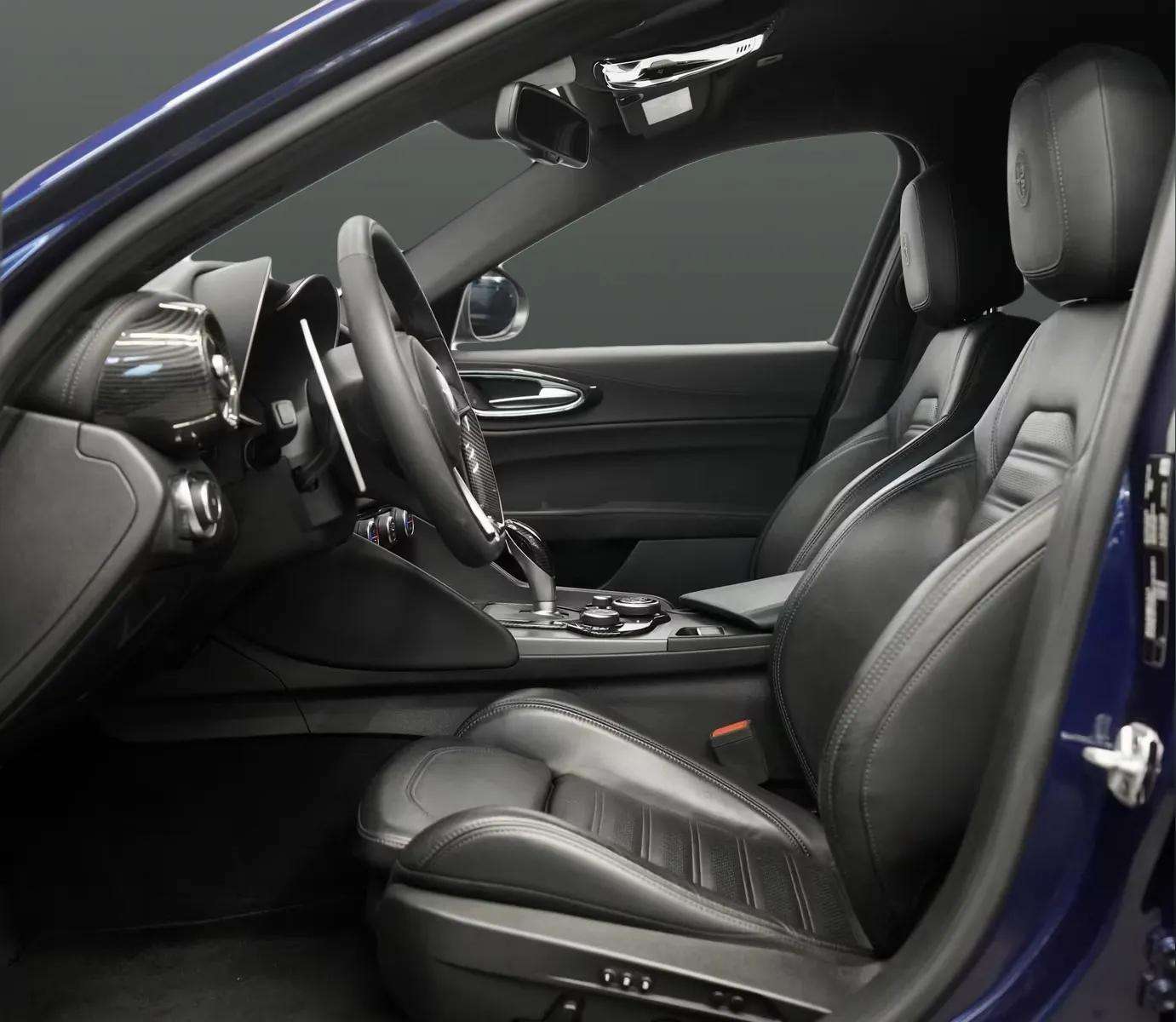 Alfa Romeo Giulia 2019 - Photo 3