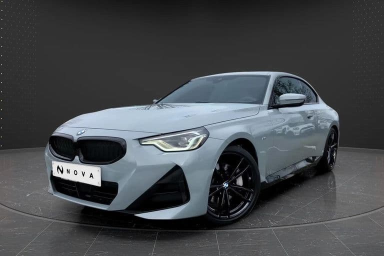 BMW Série 2 30i 2023 - Photo principale