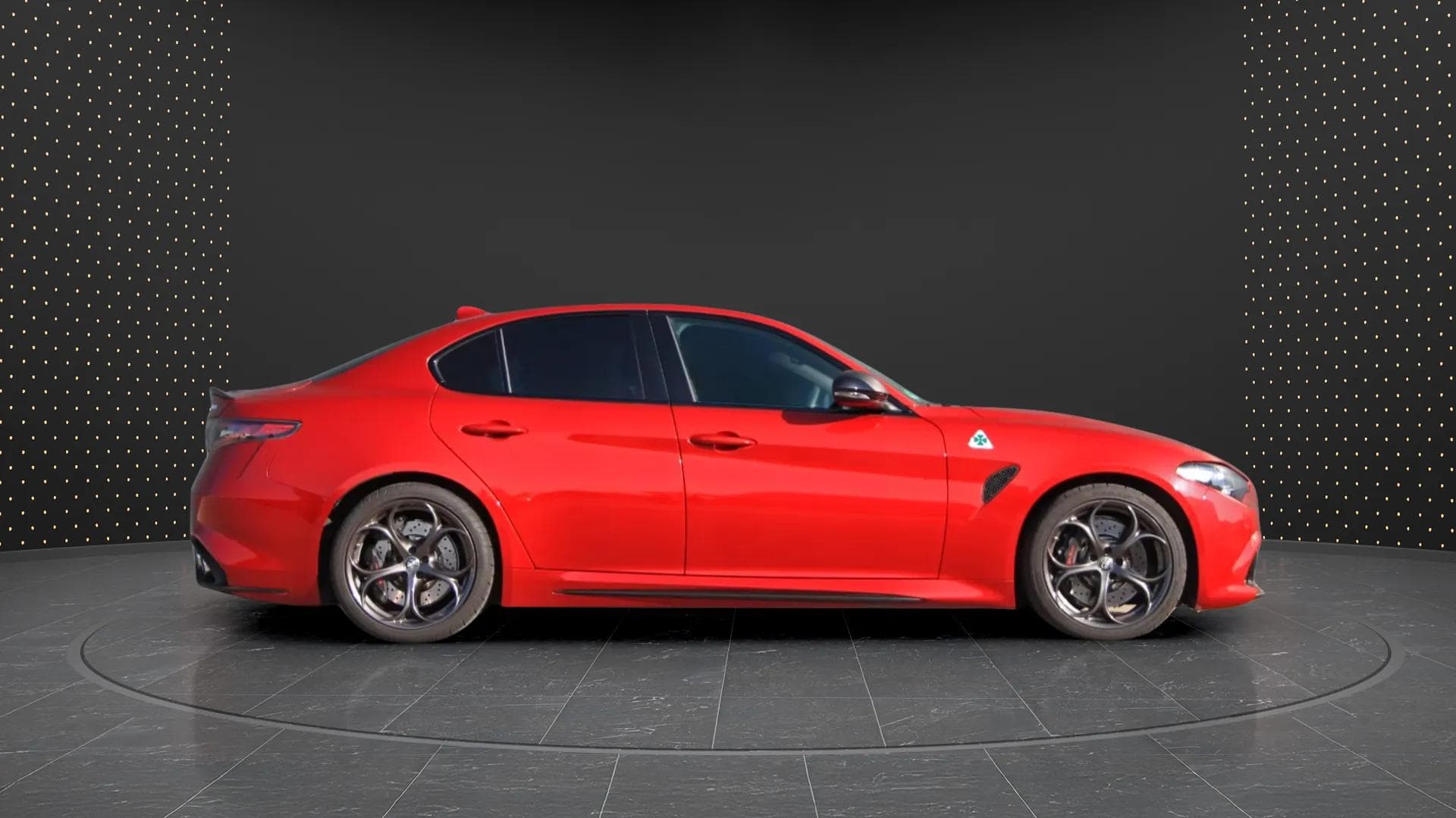 Alfa Romeo Giulia 2023 - Photo 2