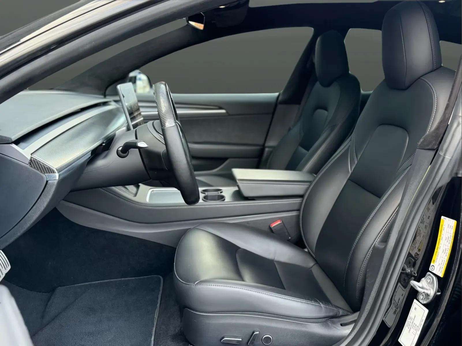 Tesla Model 3 2021 - Photo 2