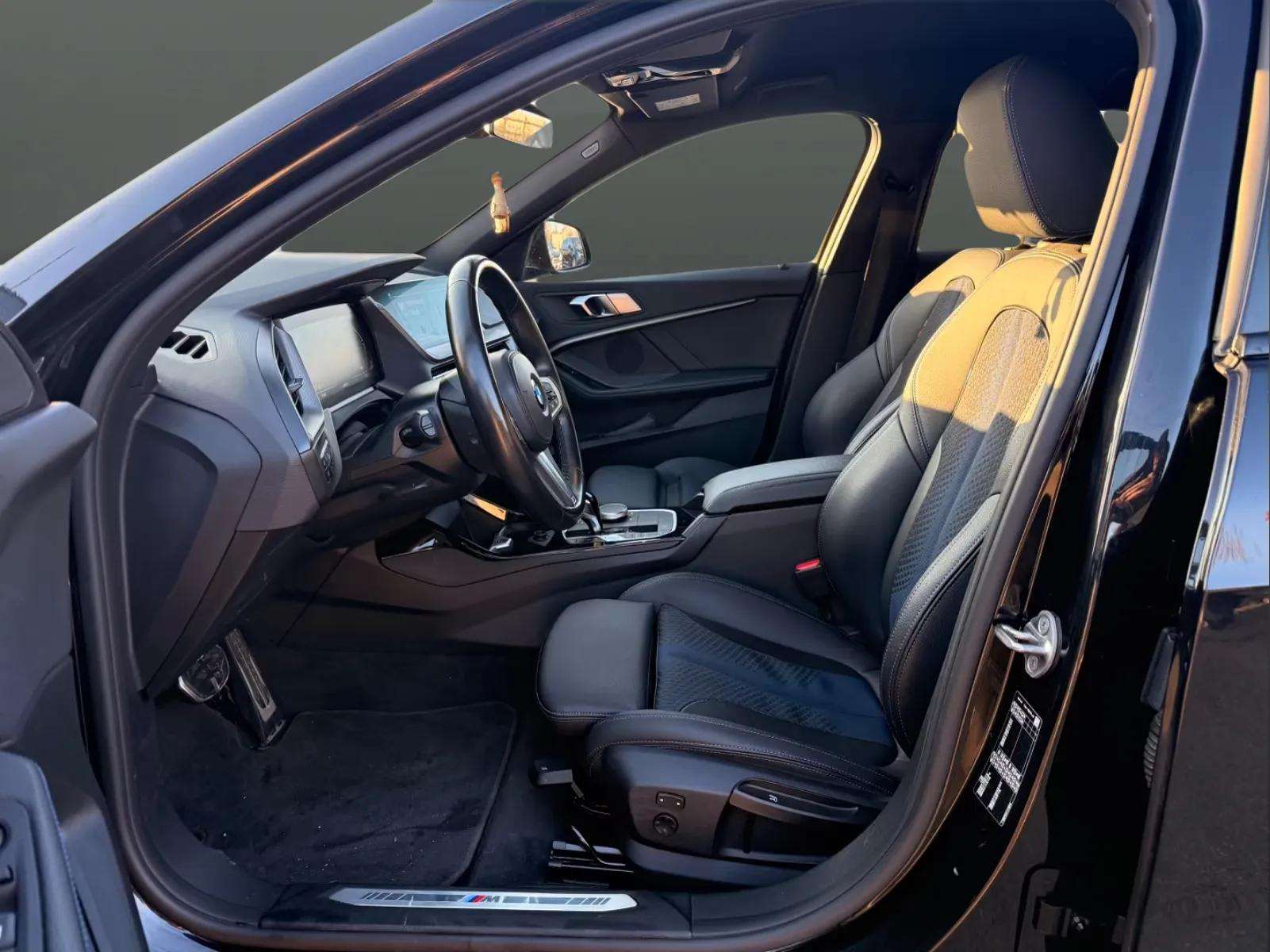 BMW Série 1 18 2022 - Photo 3