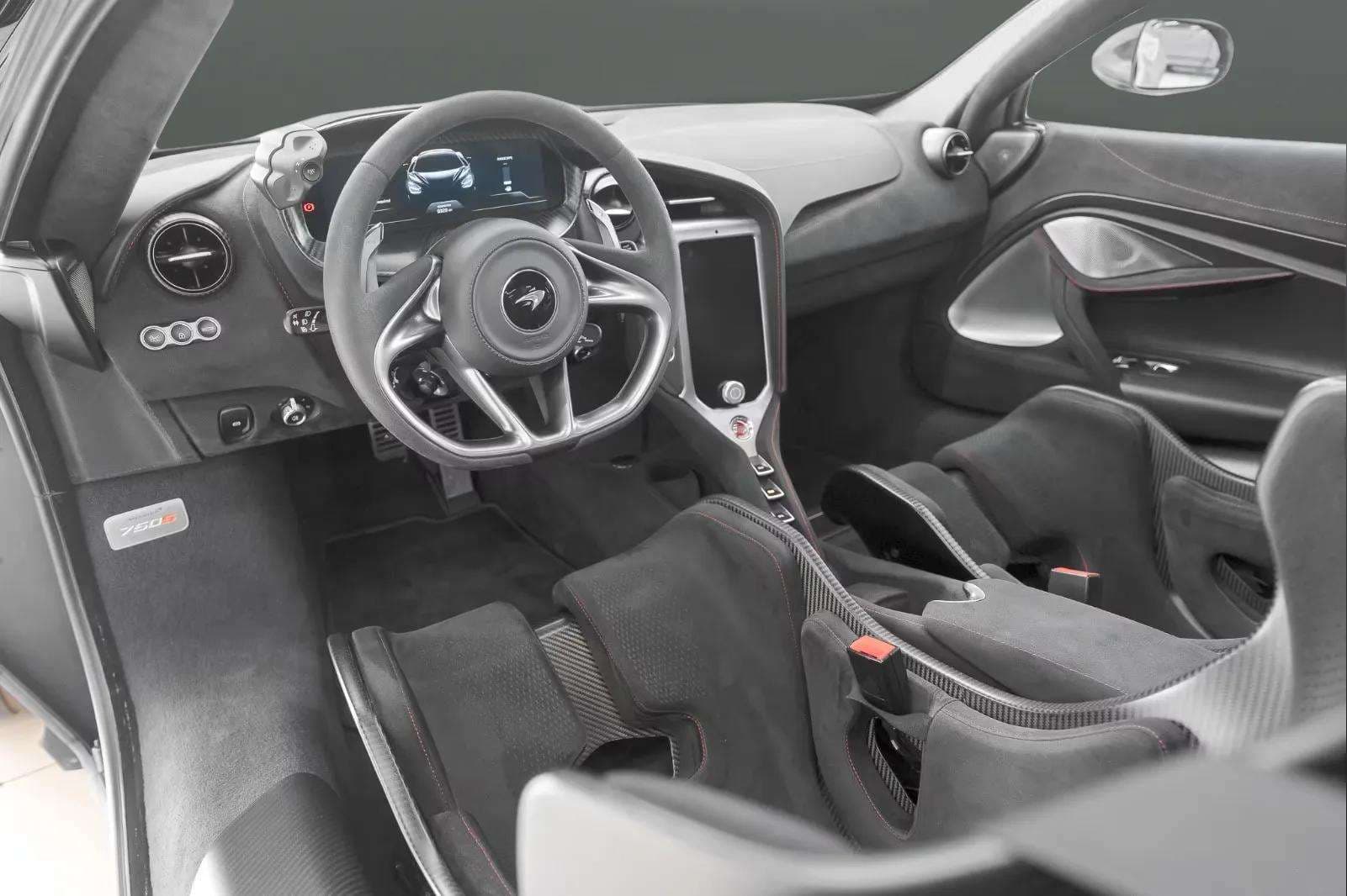 McLaren 750S 2023 - Photo 3