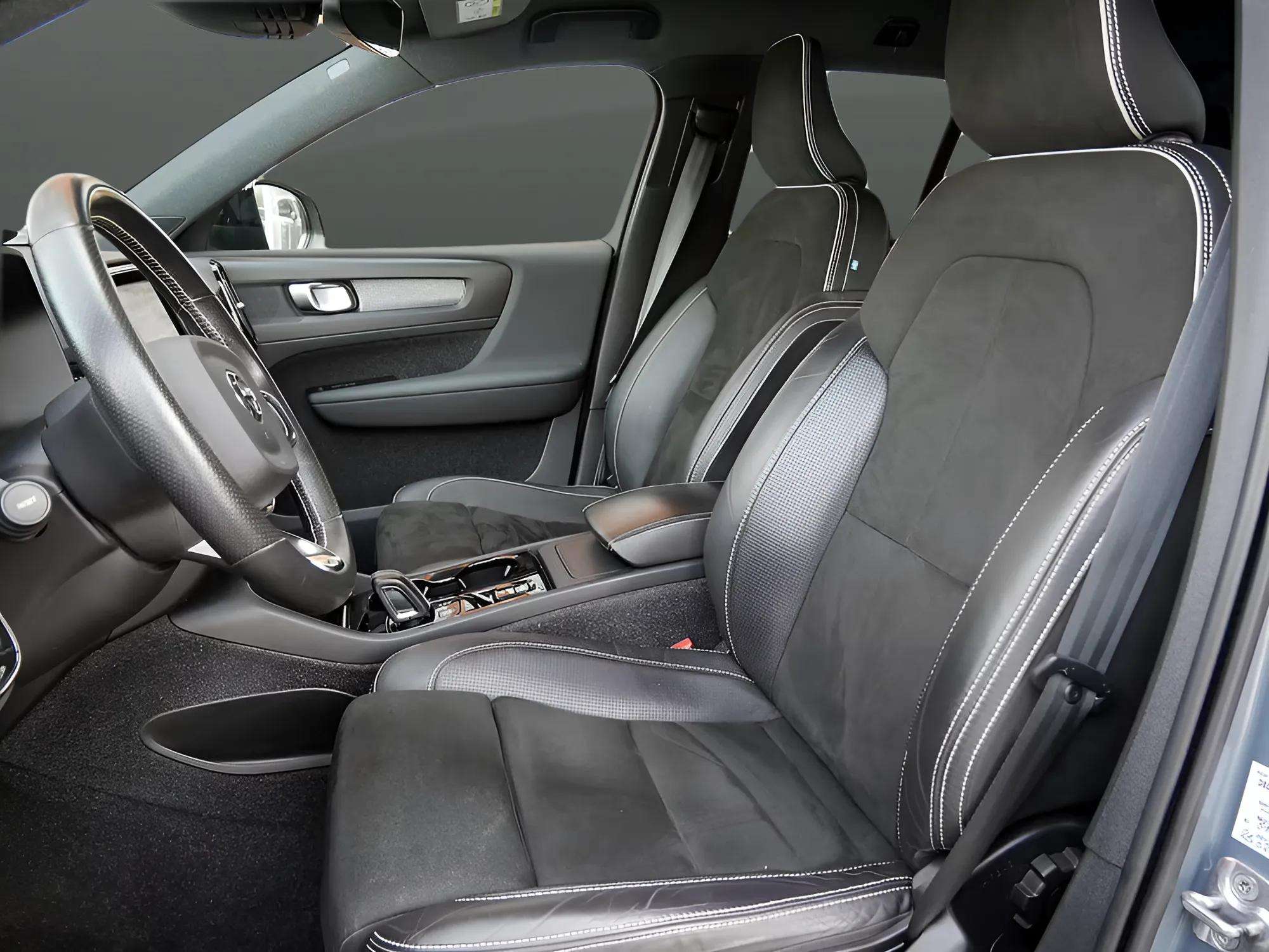 Volvo XC40 2020 - Photo 2