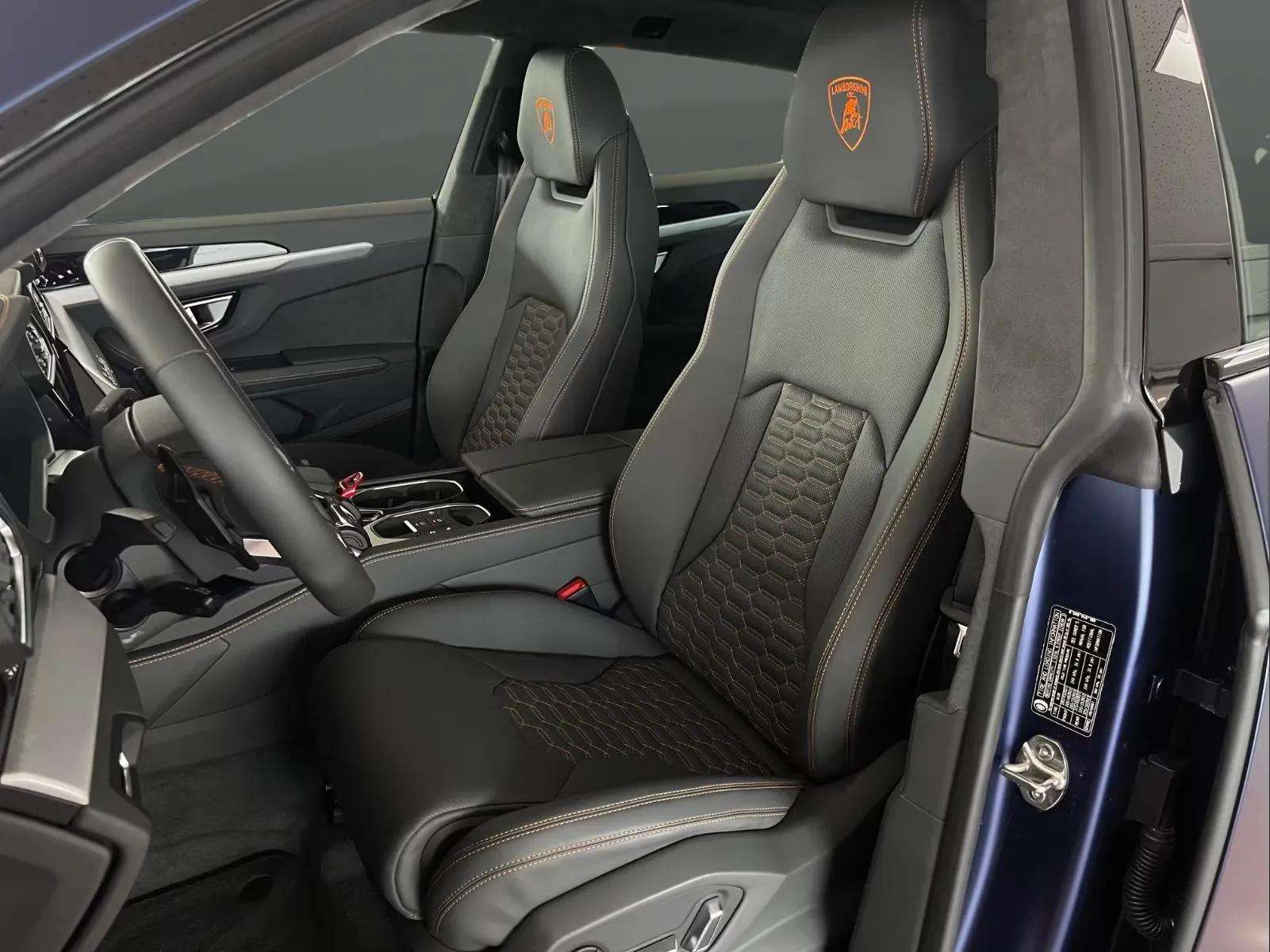 Lamborghini Urus 2021 - Photo 3