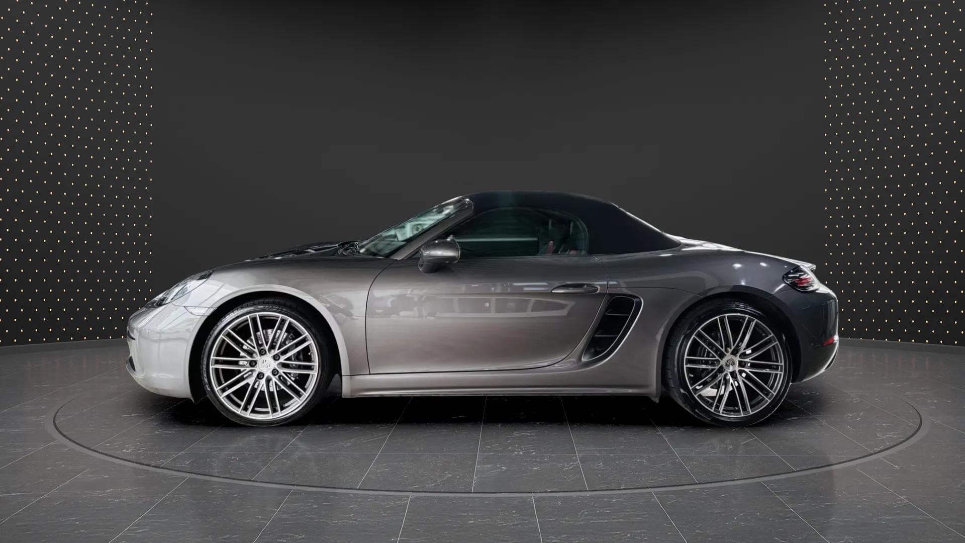 Porsche 718 Boxster 2018 - Photo 2