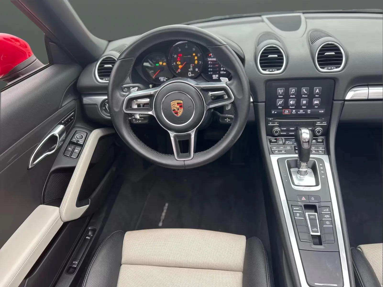 Porsche Boxster 2019 - Photo 2