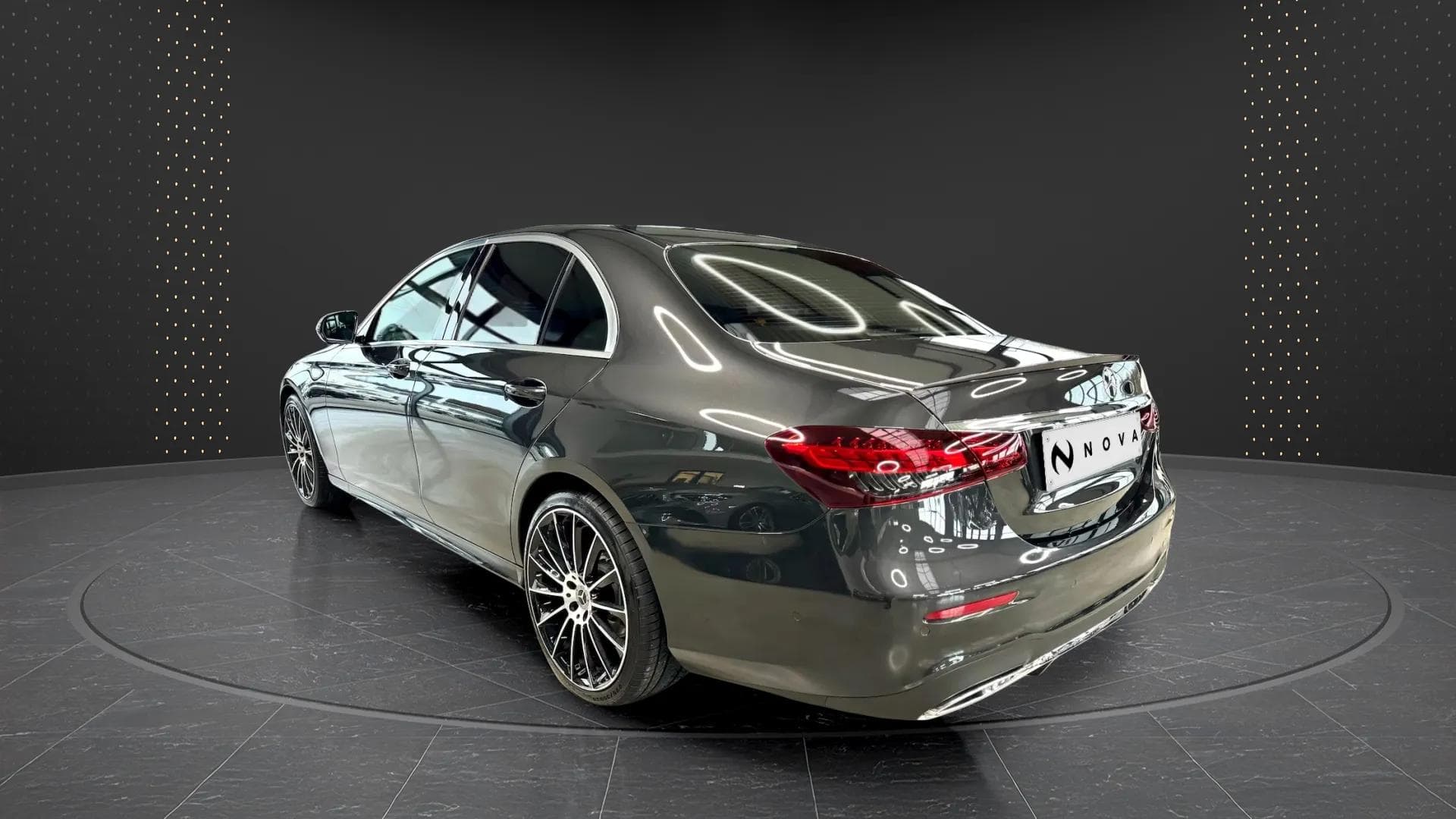 Mercedes-Benz Classe E 220 2023 - Photo 4