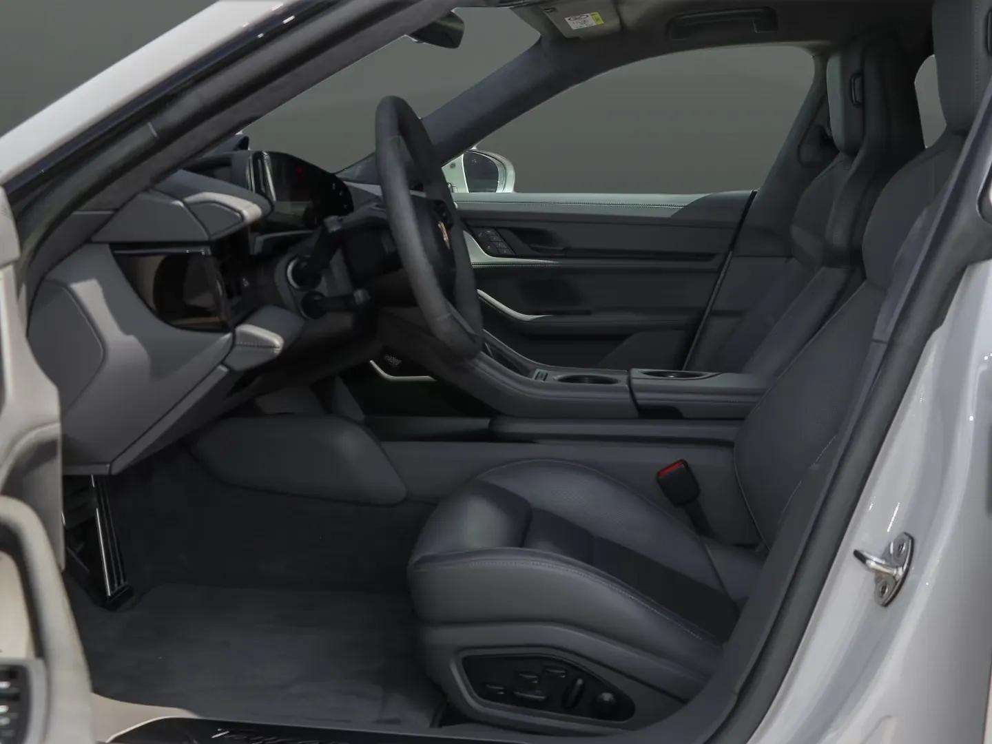 Porsche Taycan 2023 - Photo 4