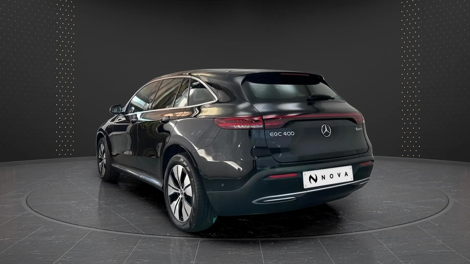 Mercedes-Benz EQC 2022 - Photo 2