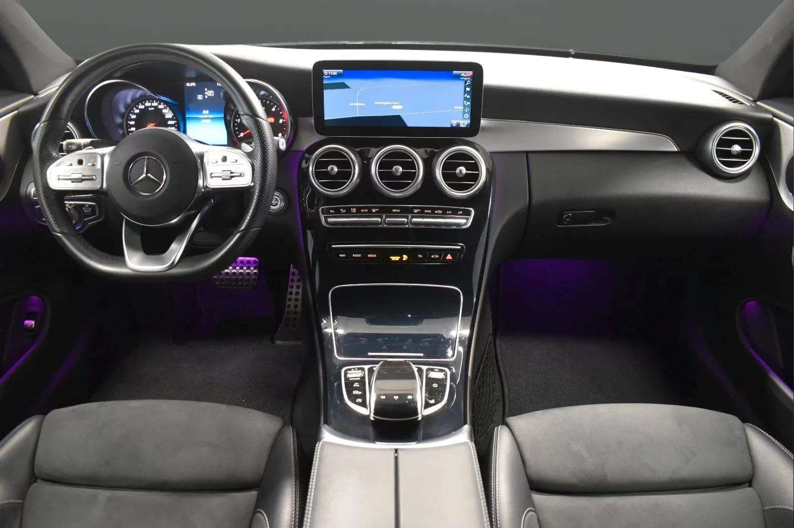 Mercedes-Benz C 300 2019 - Photo 2
