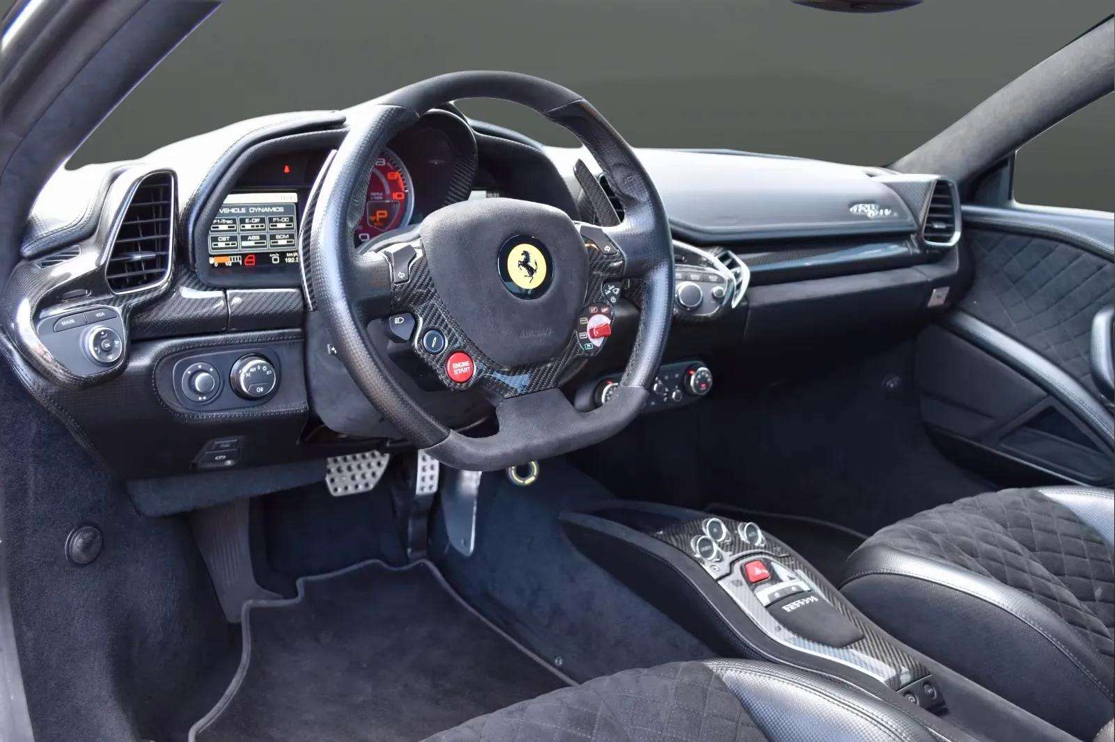 Ferrari 458 2011 - Photo 3