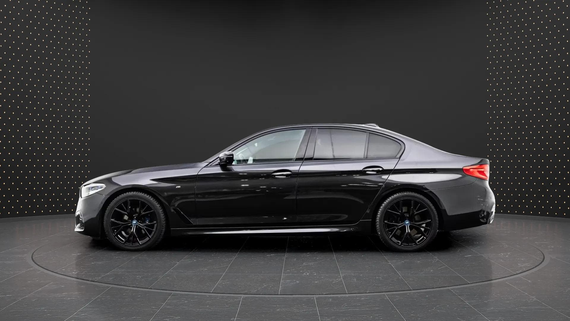 BMW Série 5 30 2018 - Photo 2