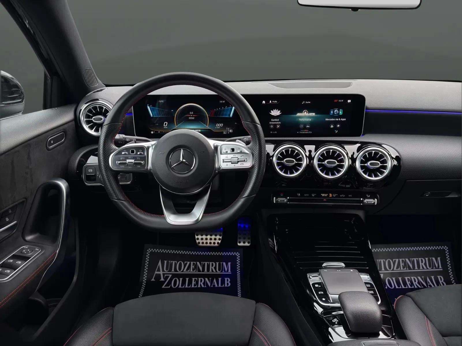 Mercedes-Benz A 35  2019 - Photo 4