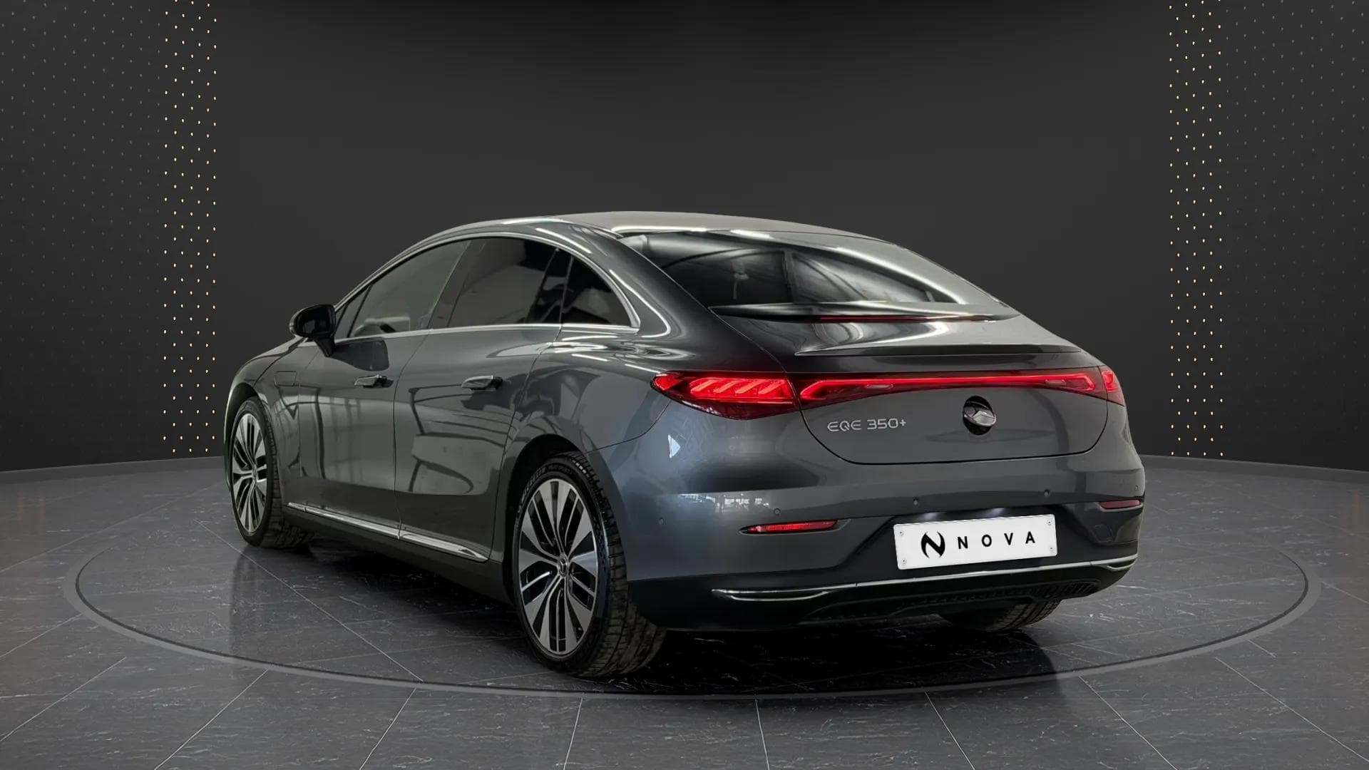 Mercedes-Benz EQE 2022 - Photo 4