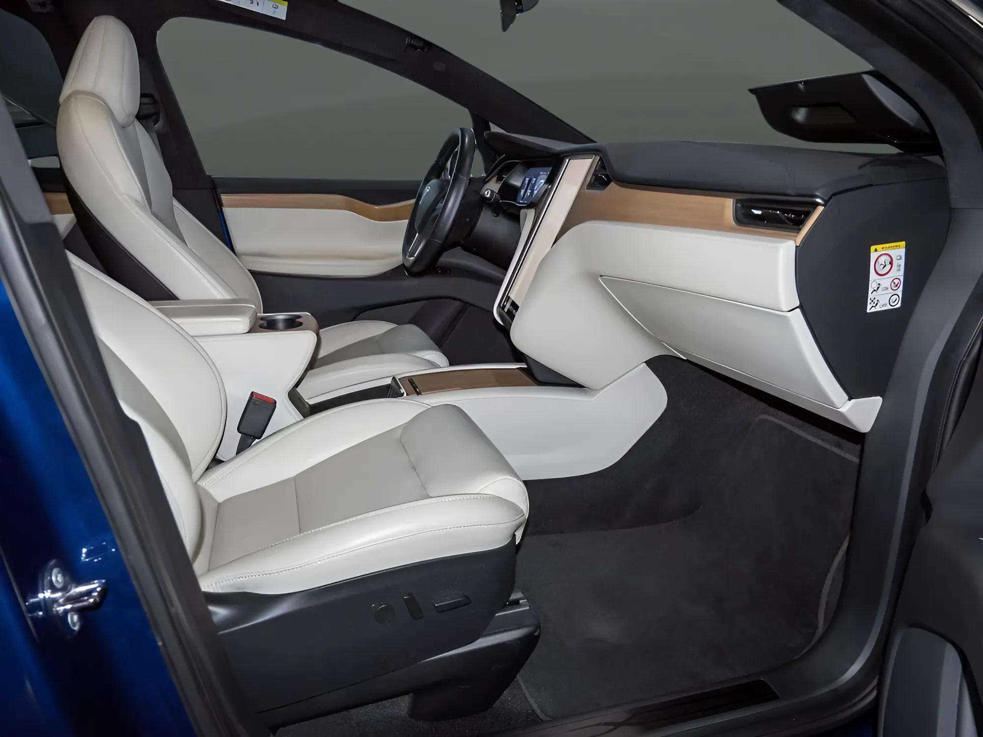 Tesla Model X 2019 - Photo 2