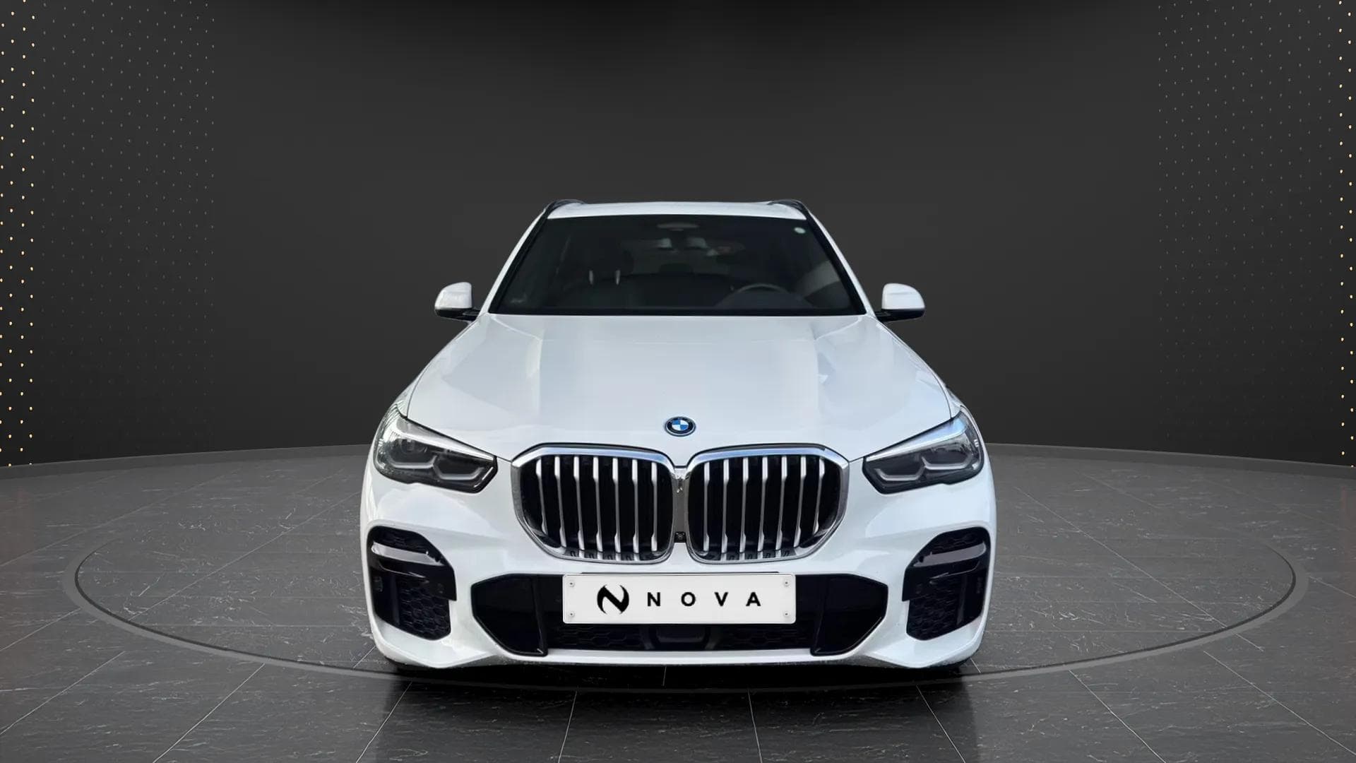 BMW https://www.mobile.de/fr/voiture/détails.html?id=443320723&sb=p&od=up&vc=Car&dam=false&ml=%3A100000&ms=3500%3B49%3B%3Bm-sport&tr=AUTOMATIC_GEAR&tr=SEMIAUTOMATIC_GEAR&fr=2019&ft=HYBRID&pageNumber=2&s=Car&searchId=36bbd50d-0e9d-bc7a-8b0c-badc2541470d&ref=srp&refId=36bbd50d-0e9d-bc7a-8b0c-badc2541470d 2021 - Photo 3