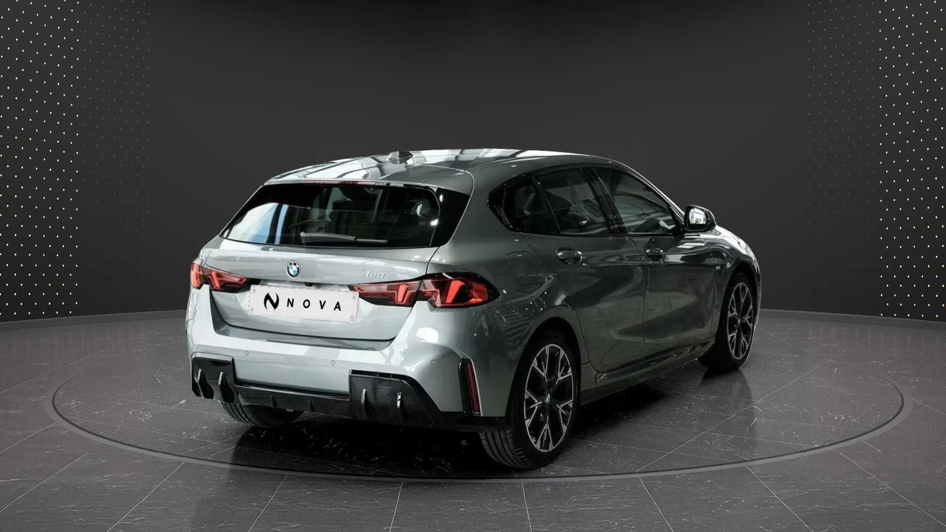 BMW Série 1 20 2024 - Photo 2