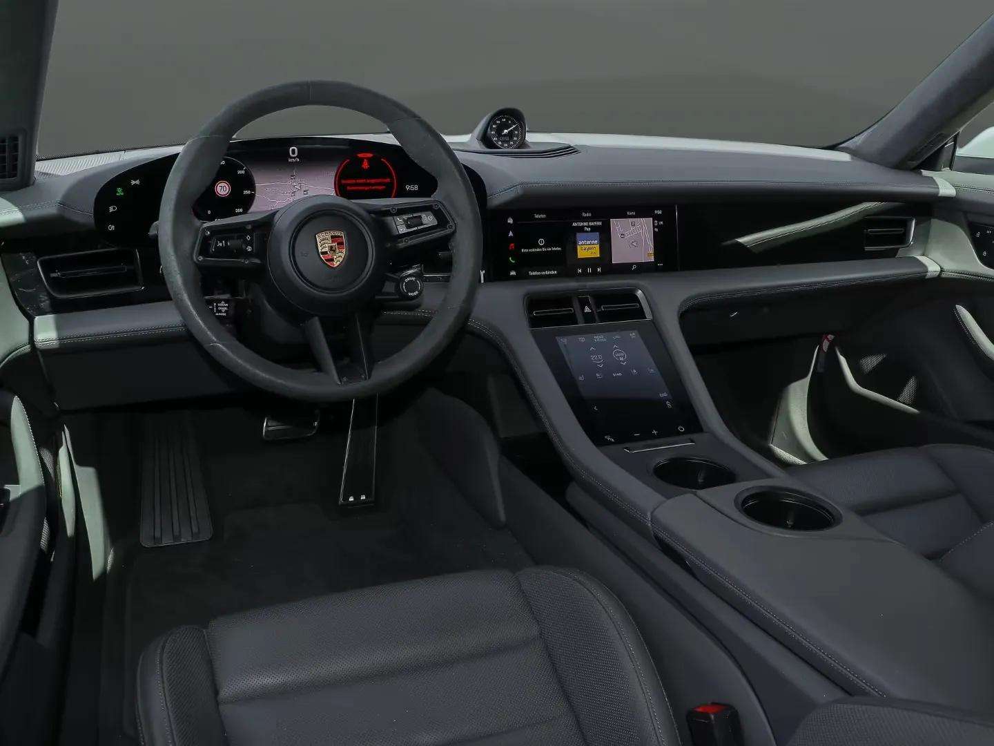 Porsche Taycan 2023 - Photo 5
