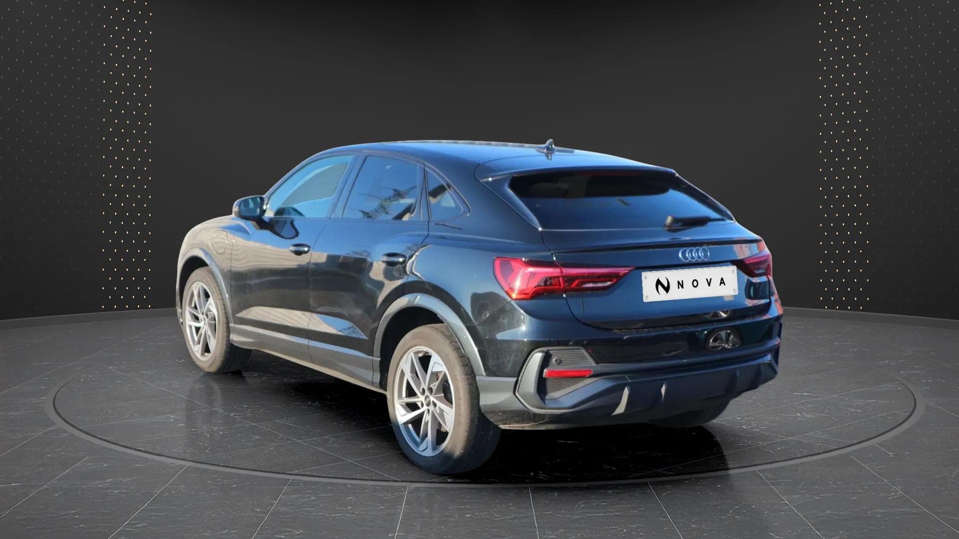 Audi Q3 2022 - Photo 4