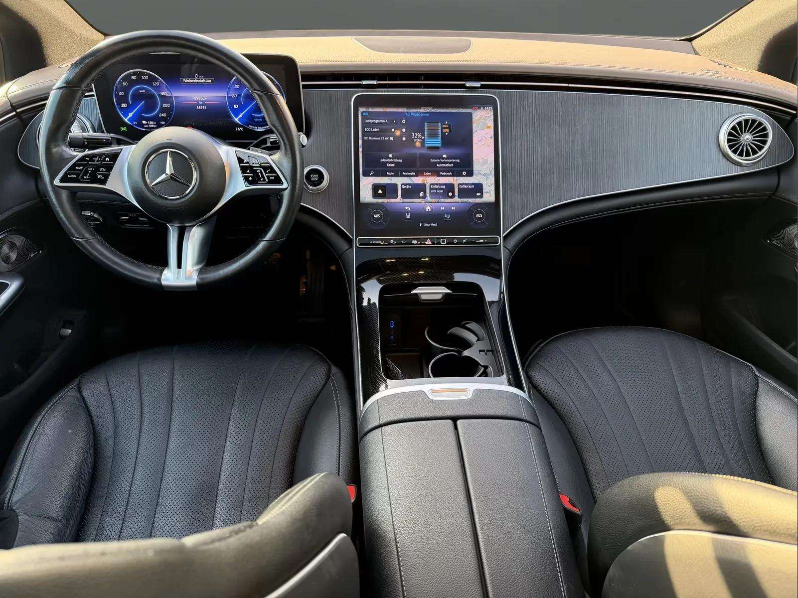 Mercedes-Benz EQE 2022 - Photo 6