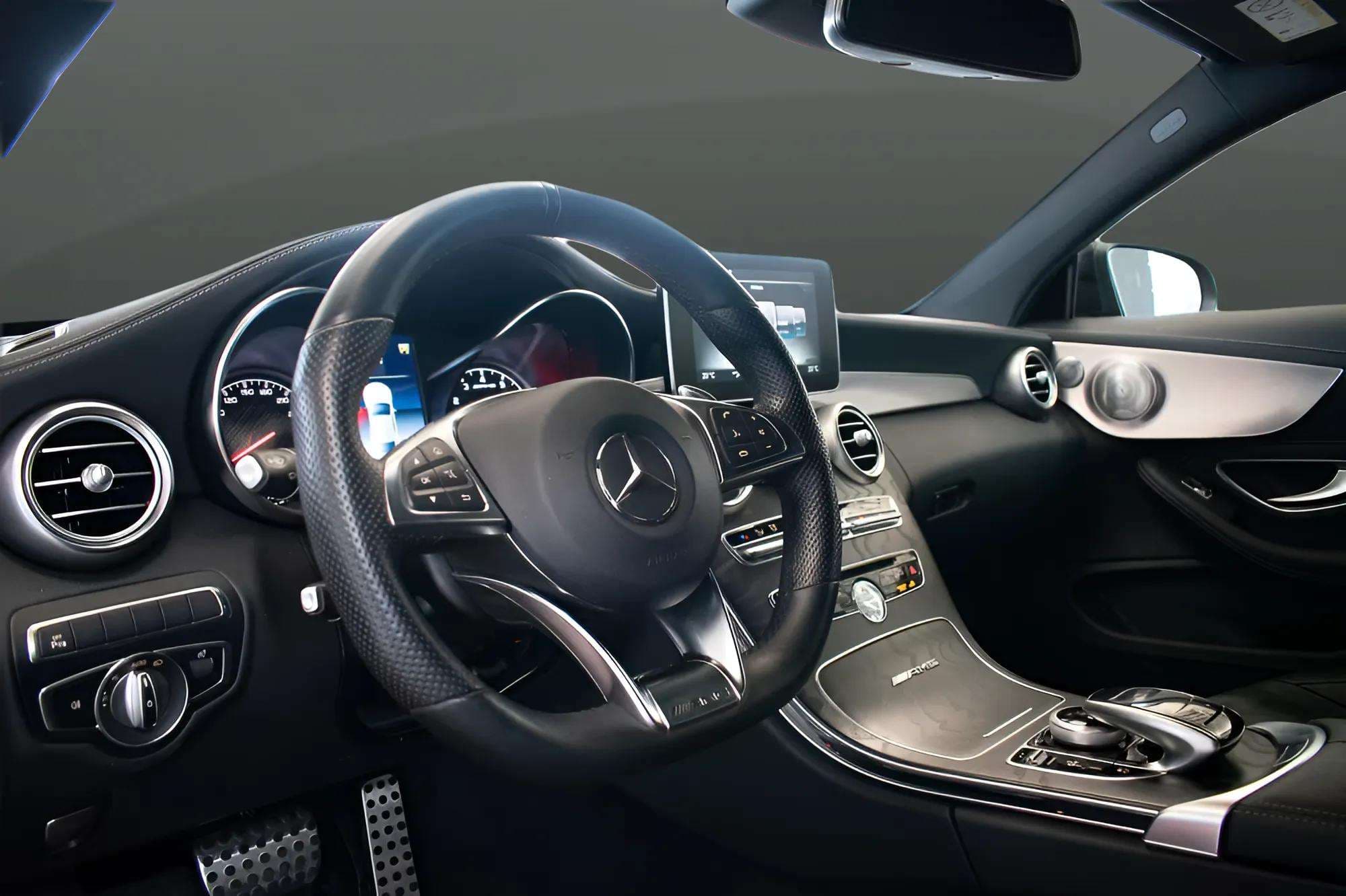 Mercedes-Benz C 63 2018 - Photo 3