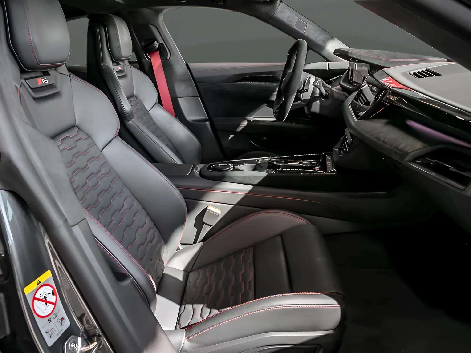 Audi RS e-tron GT 2025 - Photo 4