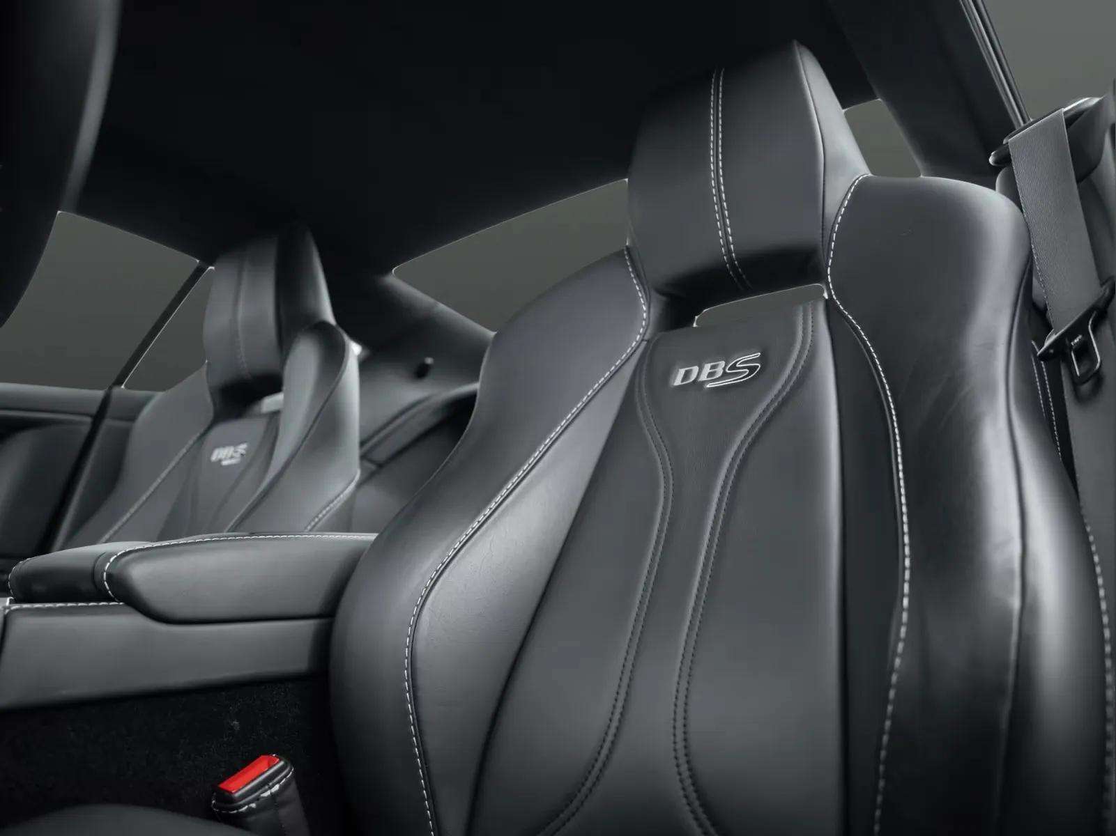 Aston Martin DBS 2009 - Photo 4