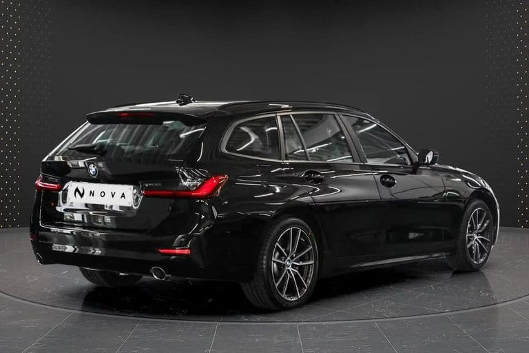 BMW 330 2020 - Photo principale