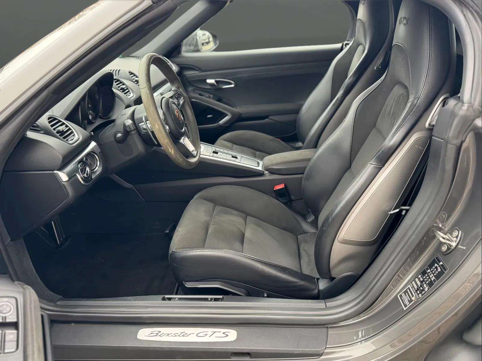 Porsche Boxster 2021 - Photo 5